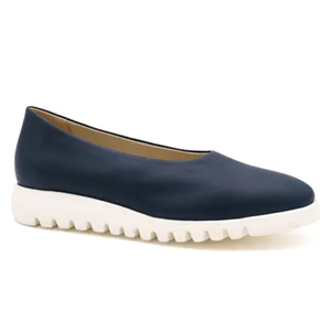 AMALFI by Rangoni Estate Lug Sole Flat