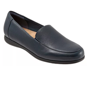 Trotters Deanna Loafer